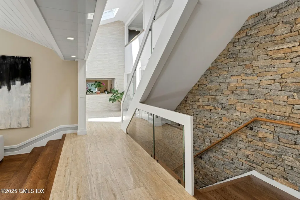 25 Cogswell Lane Stamford CT 06902