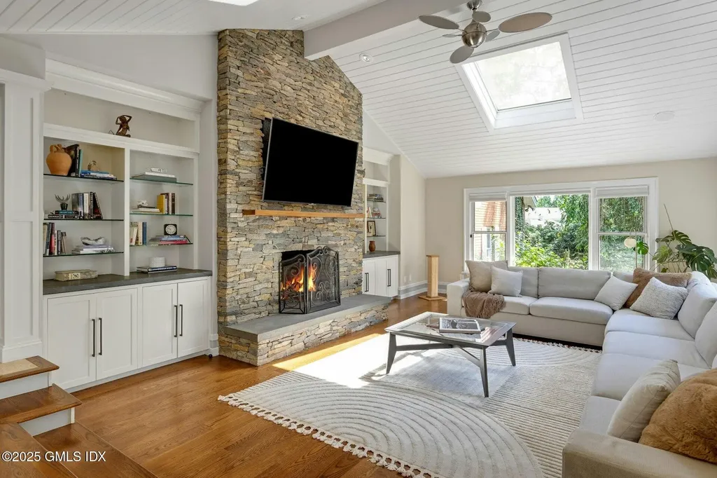 25 Cogswell Lane Stamford CT 06902