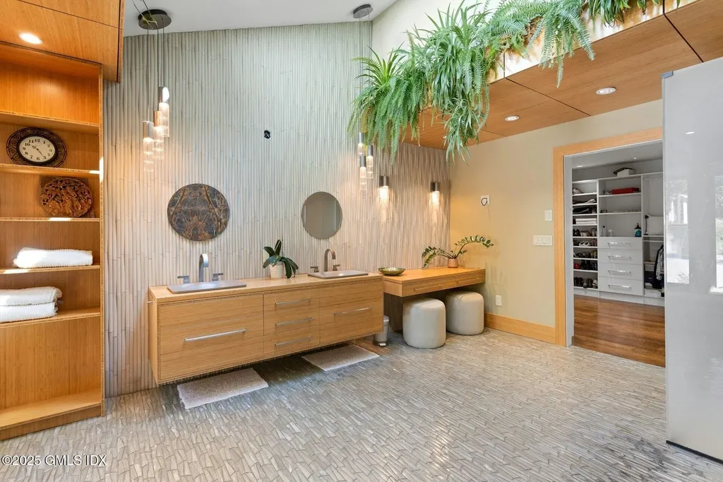 25 Cogswell Lane Stamford CT 06902