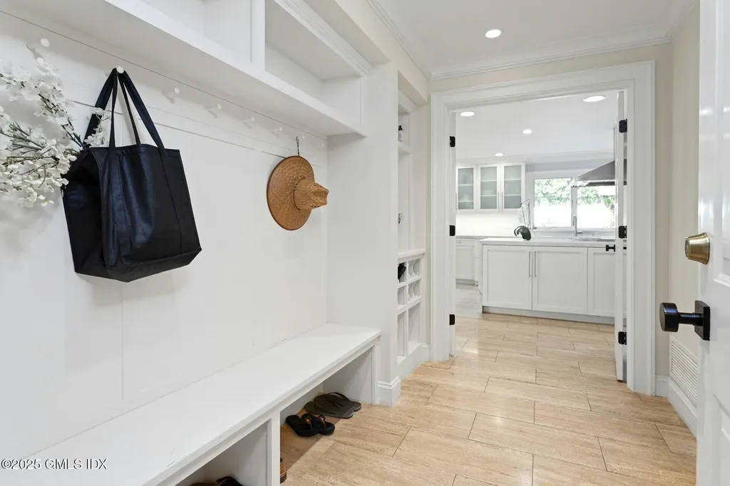 25 Cogswell Lane Stamford CT 06902