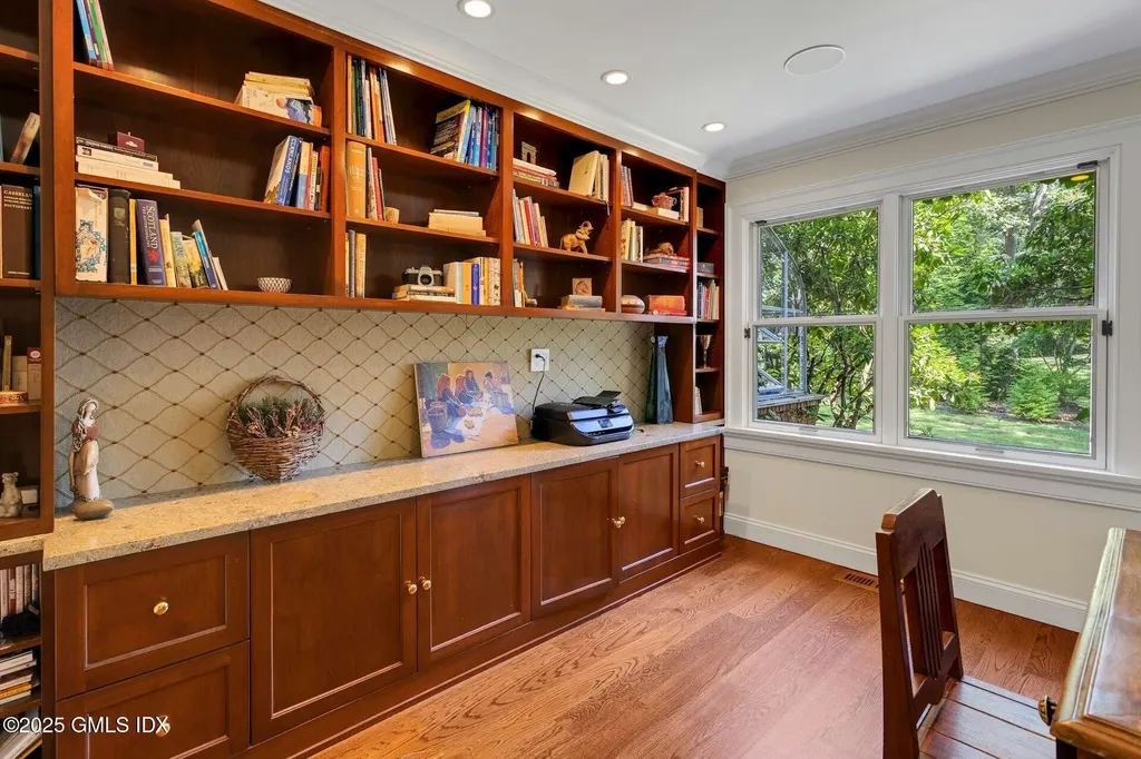 25 Cogswell Lane Stamford CT 06902