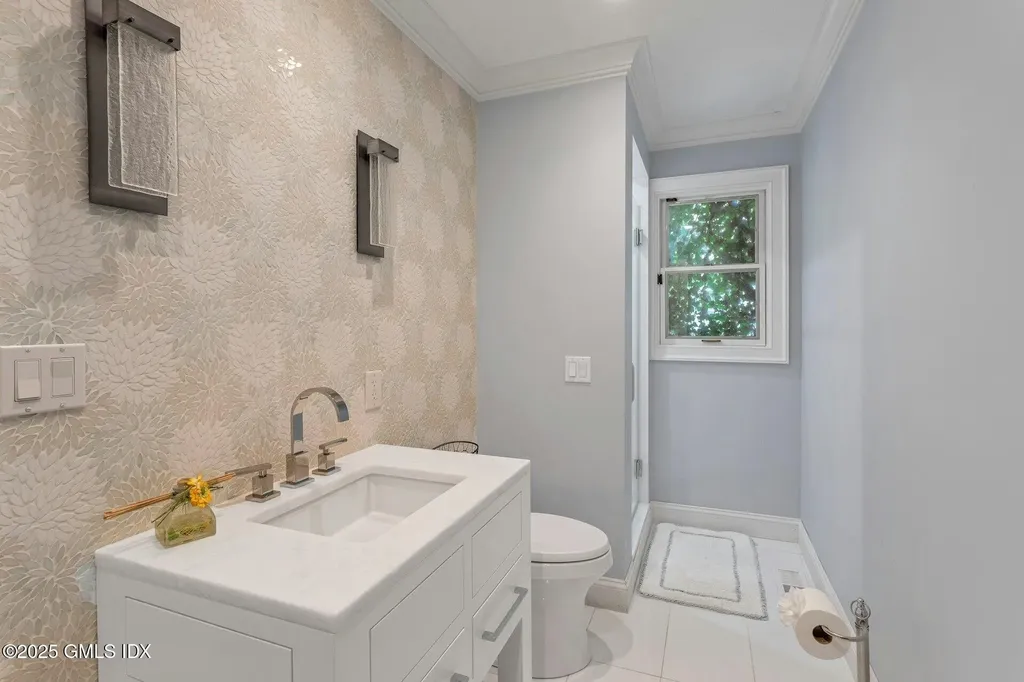 25 Cogswell Lane Stamford CT 06902