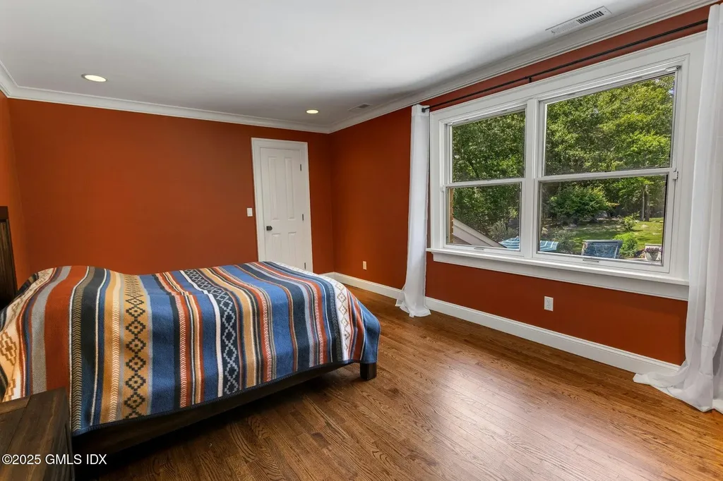 25 Cogswell Lane Stamford CT 06902