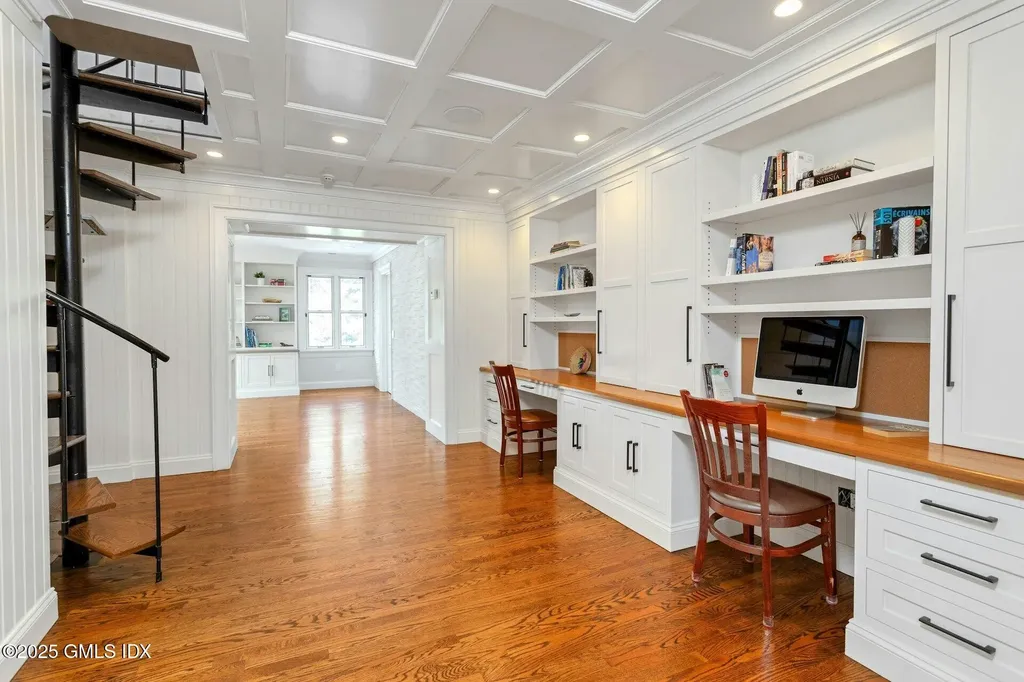 25 Cogswell Lane Stamford CT 06902