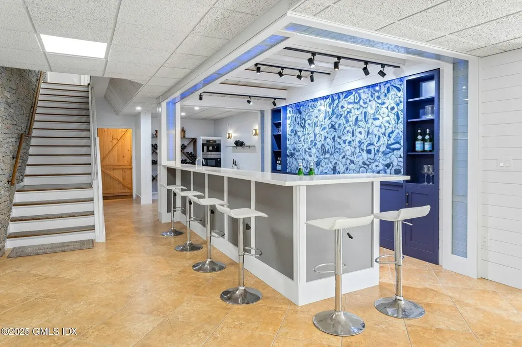 25 Cogswell Lane Stamford CT 06902