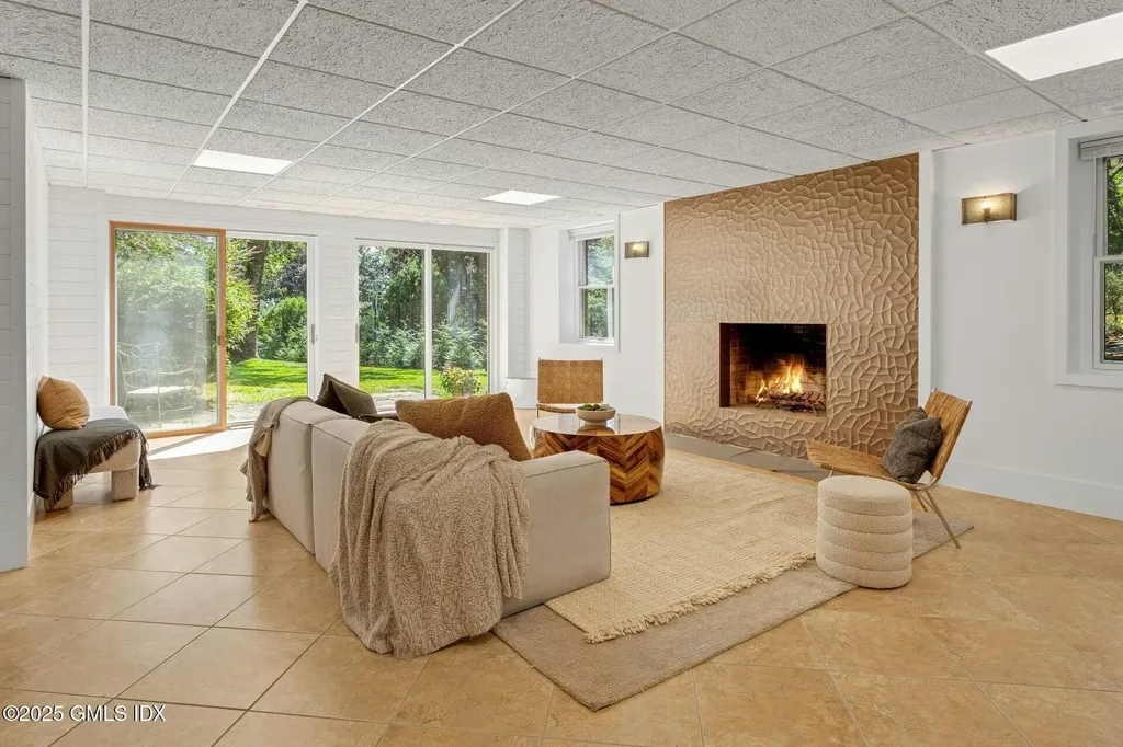 25 Cogswell Lane Stamford CT 06902