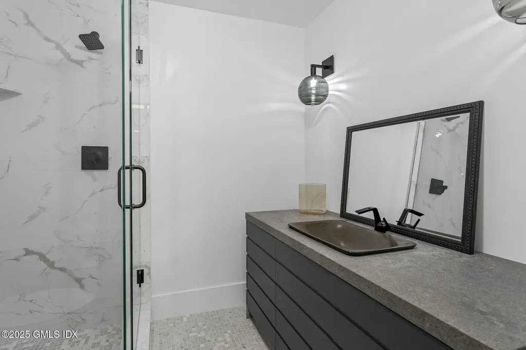 25 Cogswell Lane Stamford CT 06902