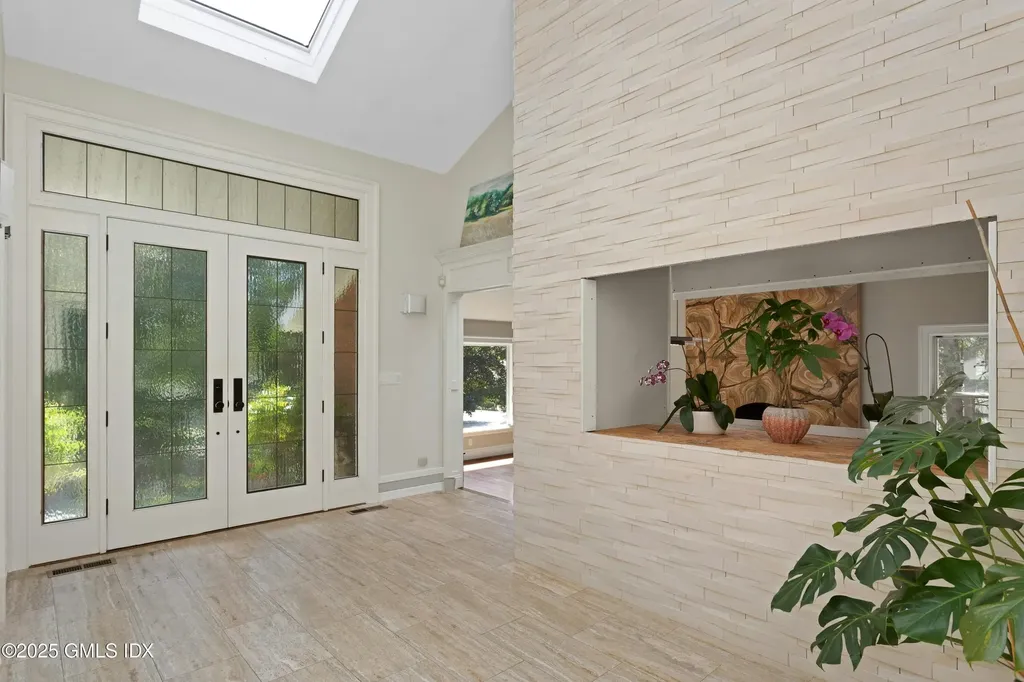 25 Cogswell Lane Stamford CT 06902