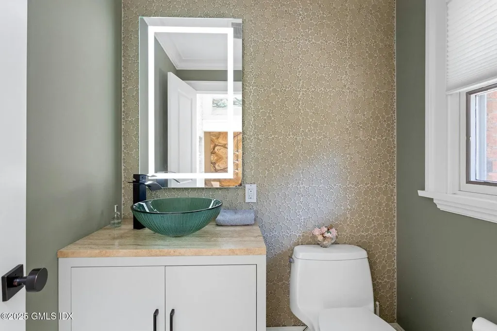 25 Cogswell Lane Stamford CT 06902