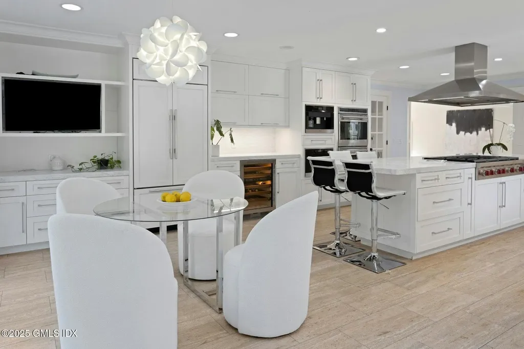 25 Cogswell Lane Stamford CT 06902