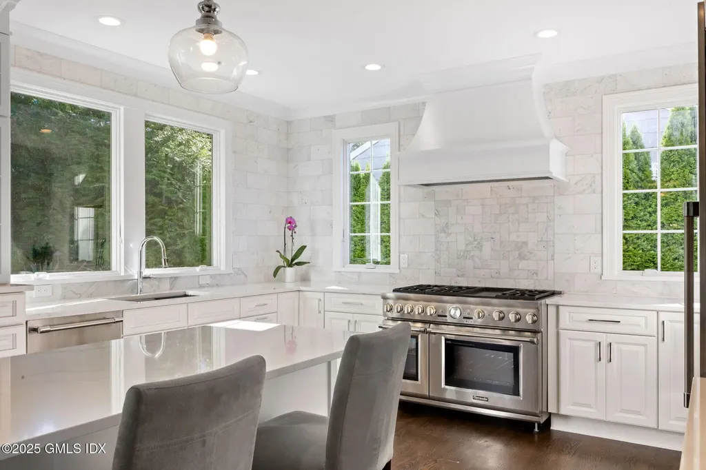 22 Carleton Street Greenwich CT 06830