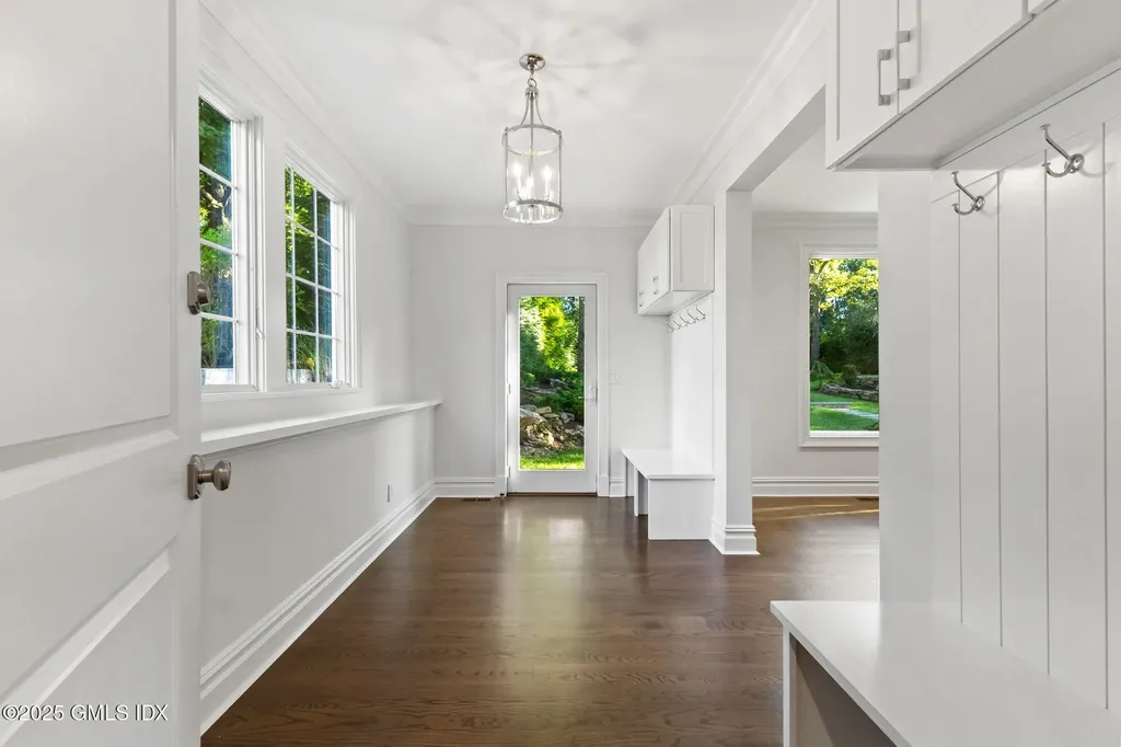 22 Carleton Street Greenwich CT 06830