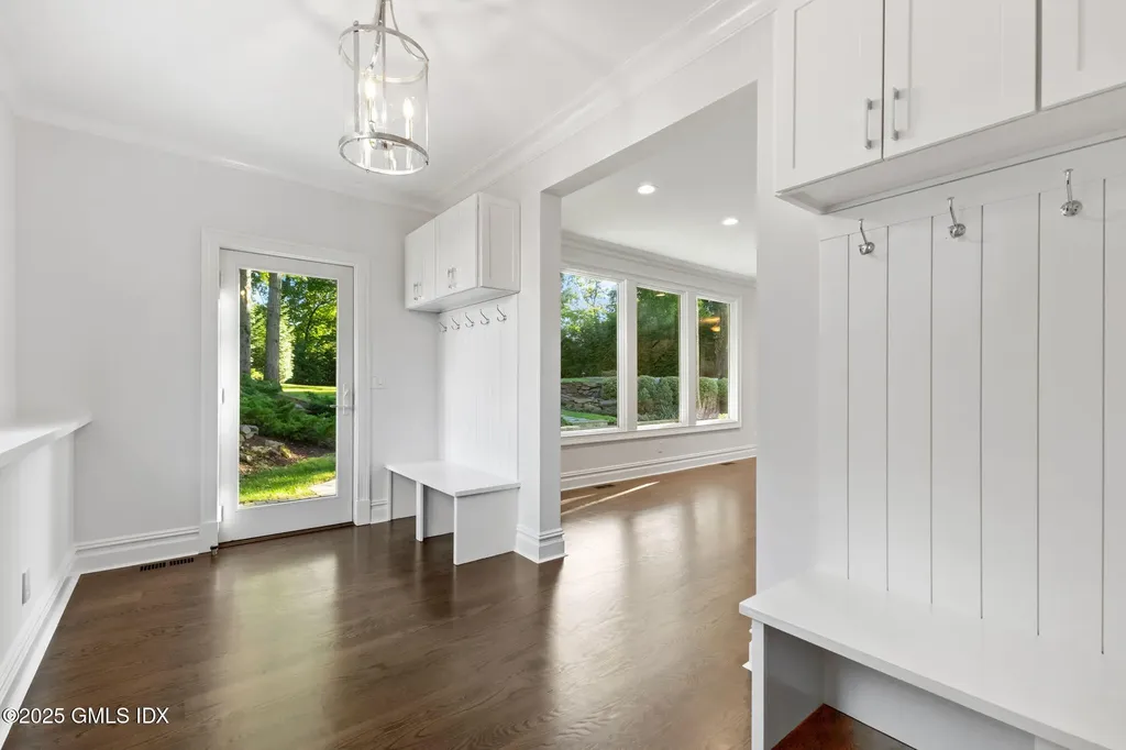 22 Carleton Street Greenwich CT 06830