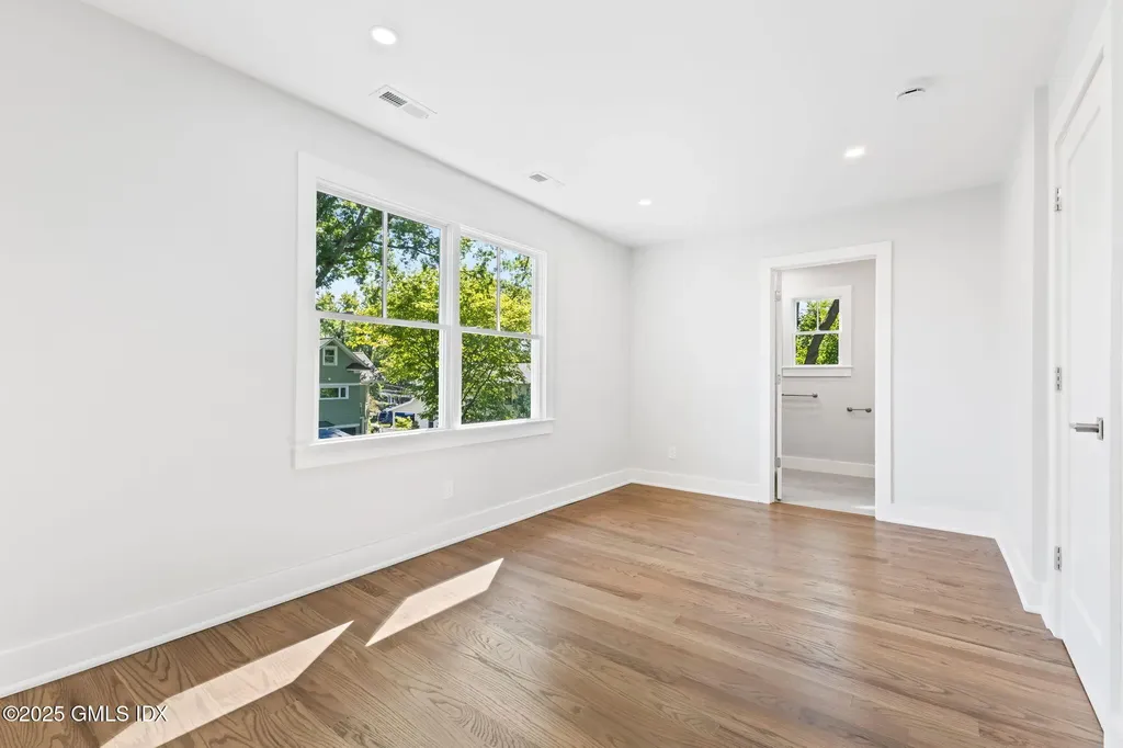 8 Park Avenue Old Greenwich CT 06870