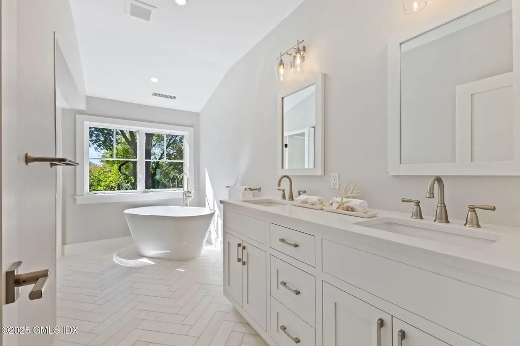 8 Park Avenue Old Greenwich CT 06870