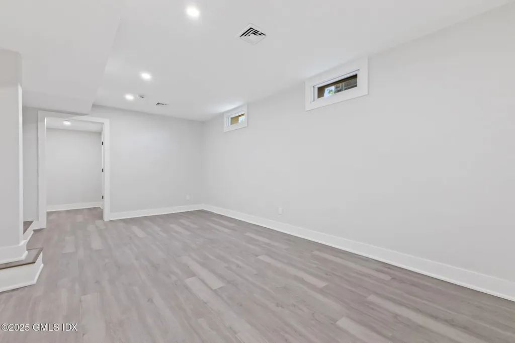 8 Park Avenue Old Greenwich CT 06870