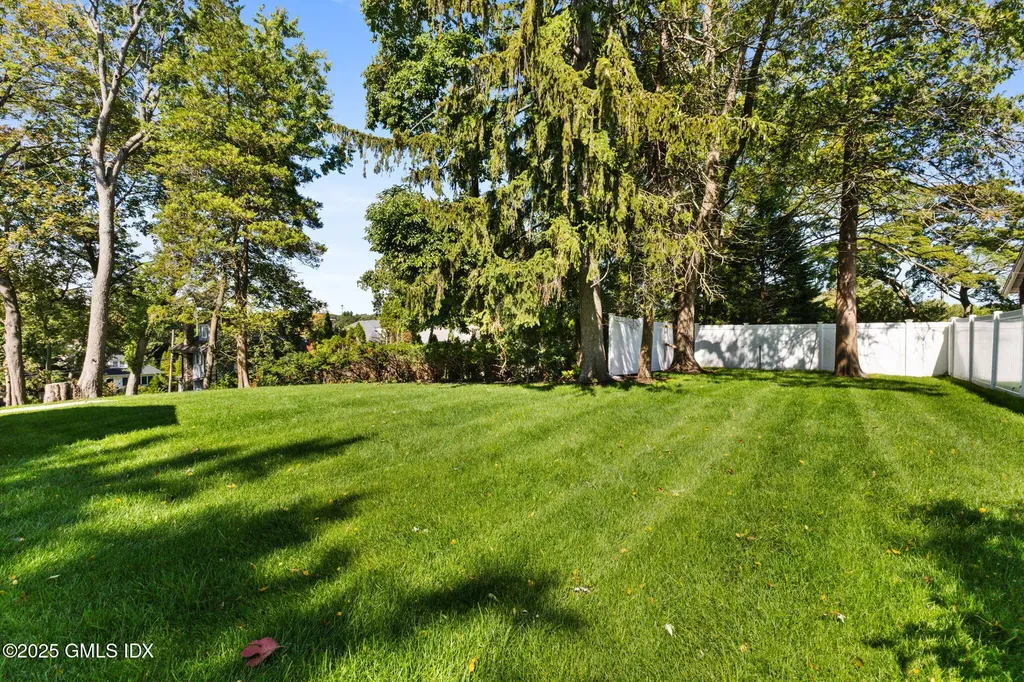 8 Park Avenue Old Greenwich CT 06870