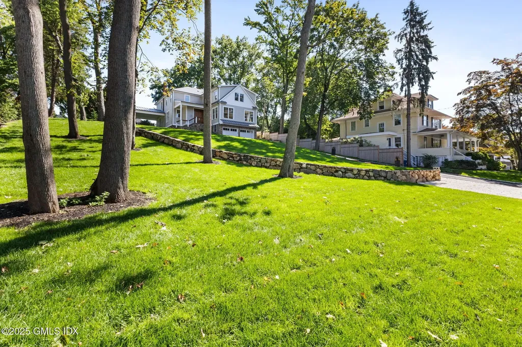 8 Park Avenue Old Greenwich CT 06870