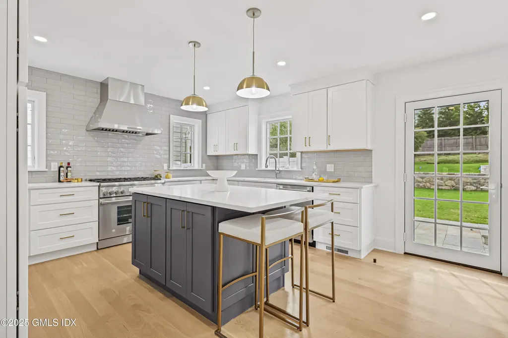 20 Center Drive Old Greenwich CT 06870