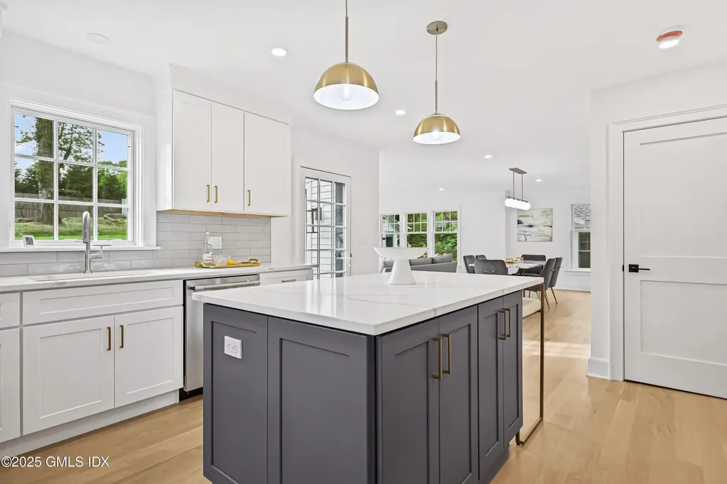 20 Center Drive Old Greenwich CT 06870