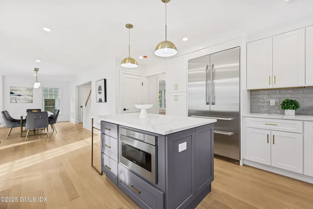 20 Center Drive Old Greenwich CT 06870