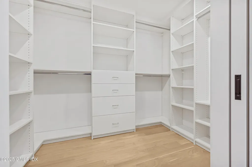 20 Center Drive Old Greenwich CT 06870