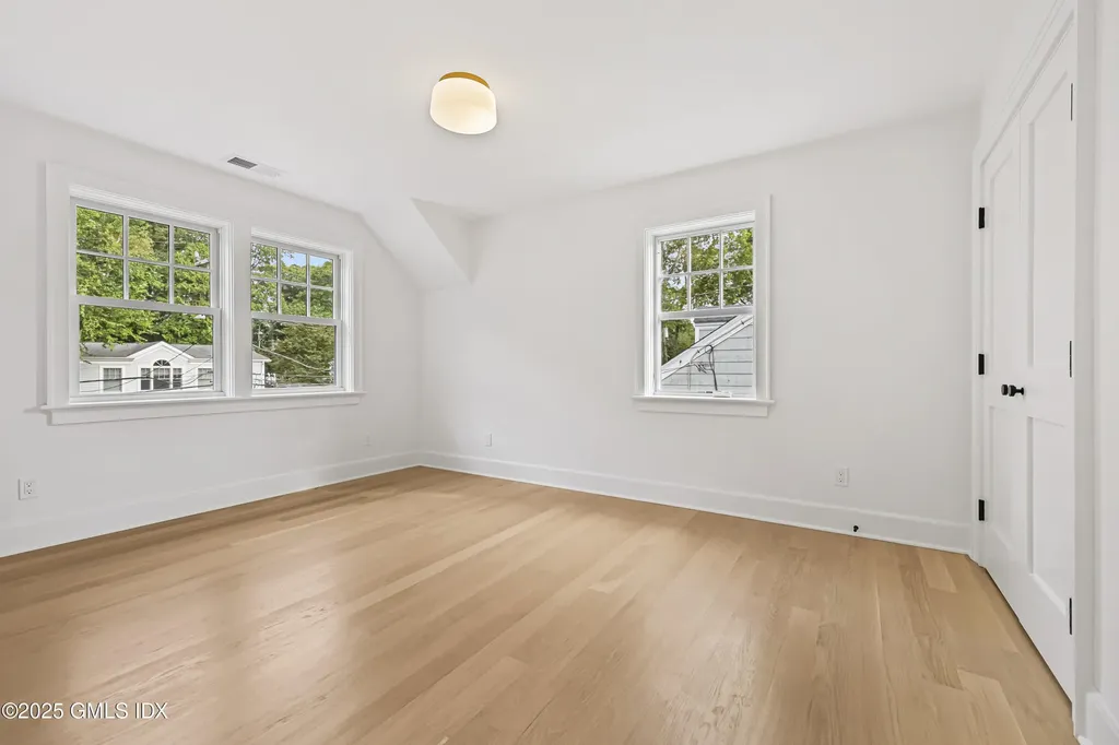 20 Center Drive Old Greenwich CT 06870