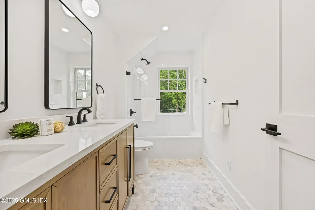 20 Center Drive Old Greenwich CT 06870