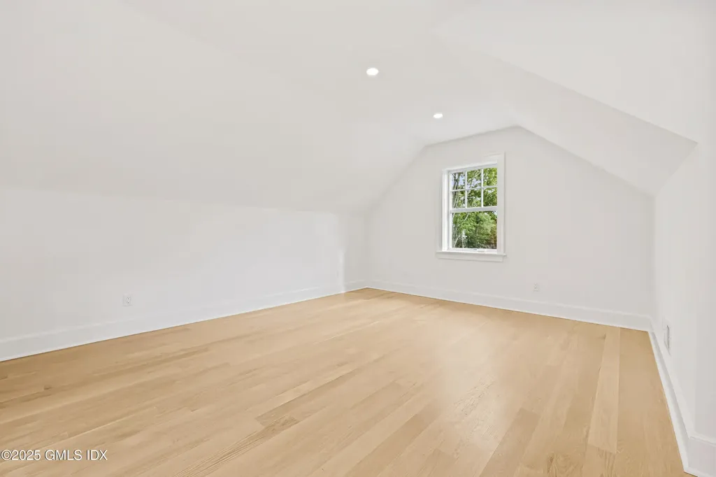 20 Center Drive Old Greenwich CT 06870