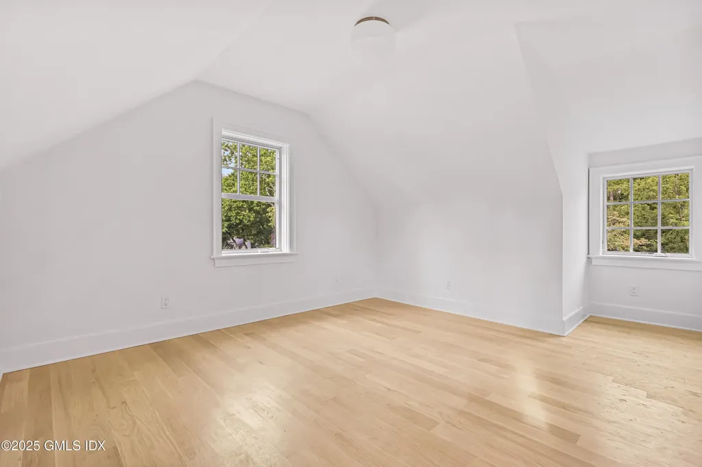 20 Center Drive Old Greenwich CT 06870