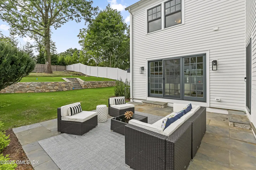 20 Center Drive Old Greenwich CT 06870