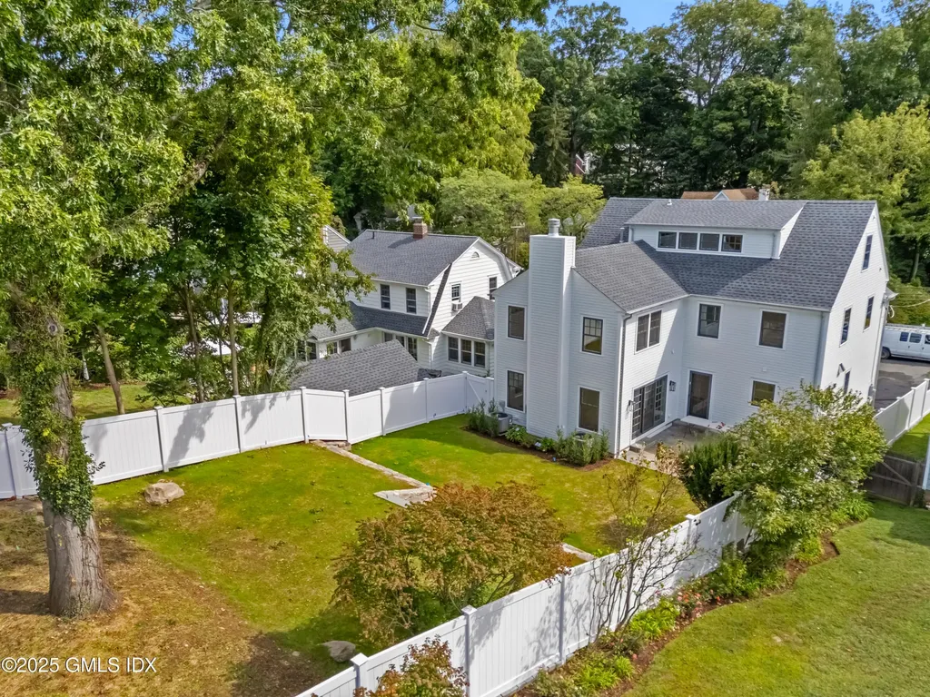 20 Center Drive Old Greenwich CT 06870