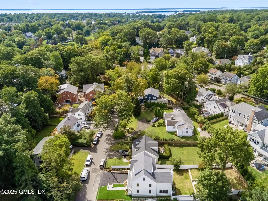 20 Center Drive Old Greenwich CT 06870