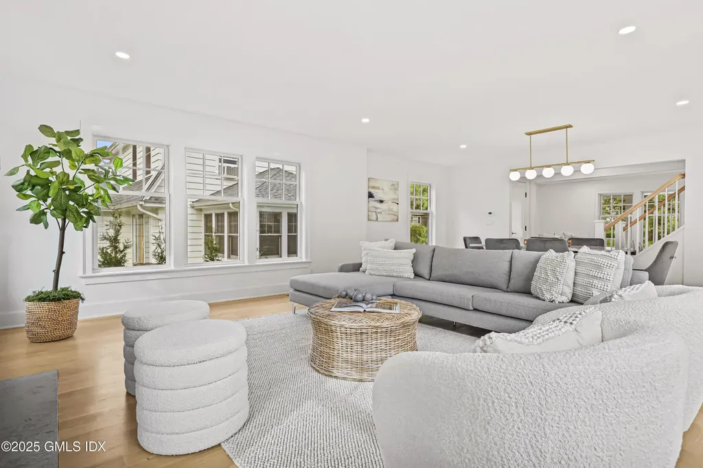 20 Center Drive Old Greenwich CT 06870