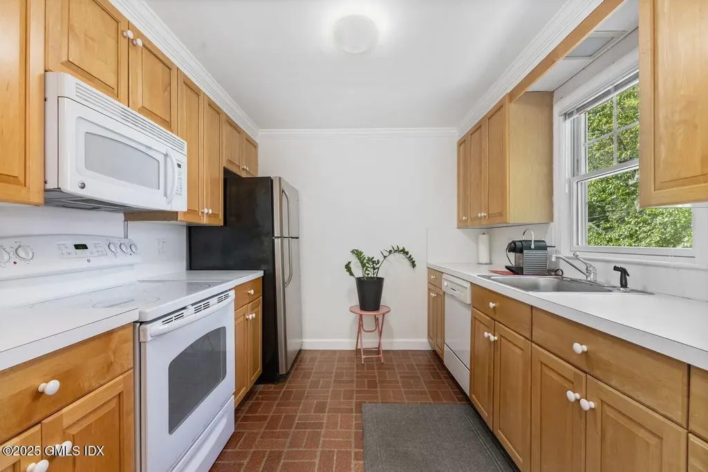 6 Fox Hollow Lane Cos Cob CT 06807