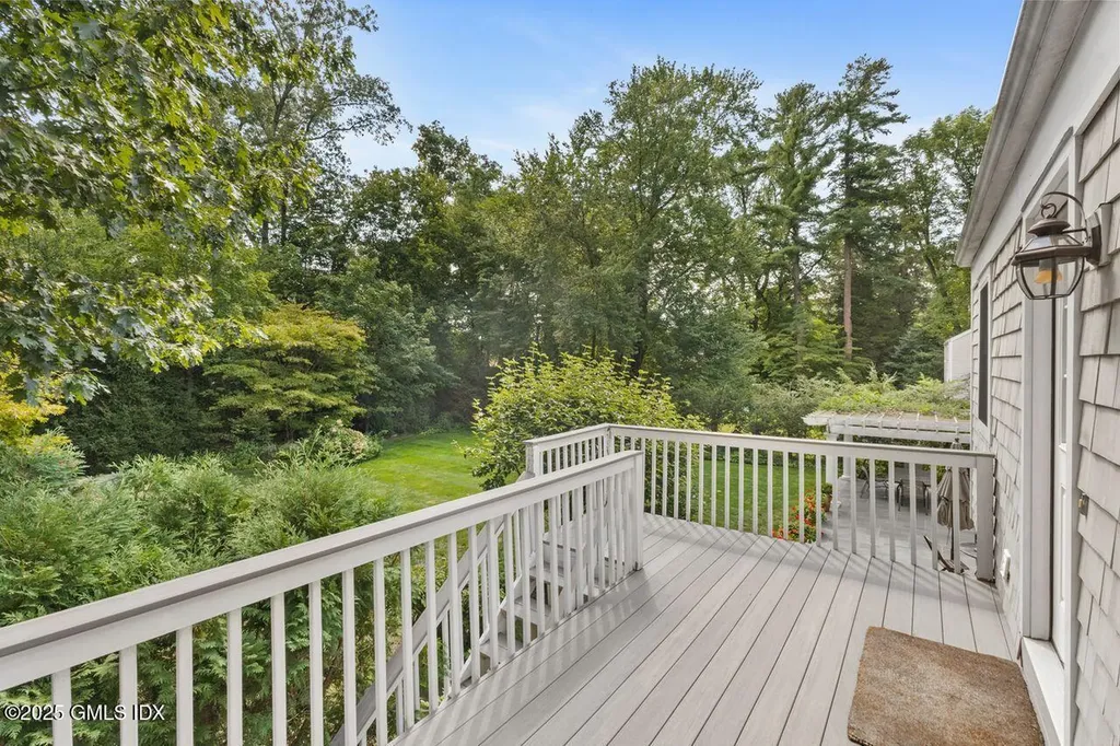 6 Fox Hollow Lane Cos Cob CT 06807