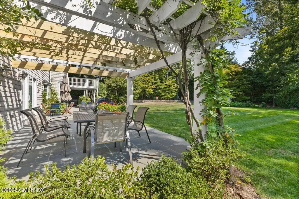 6 Fox Hollow Lane Cos Cob CT 06807