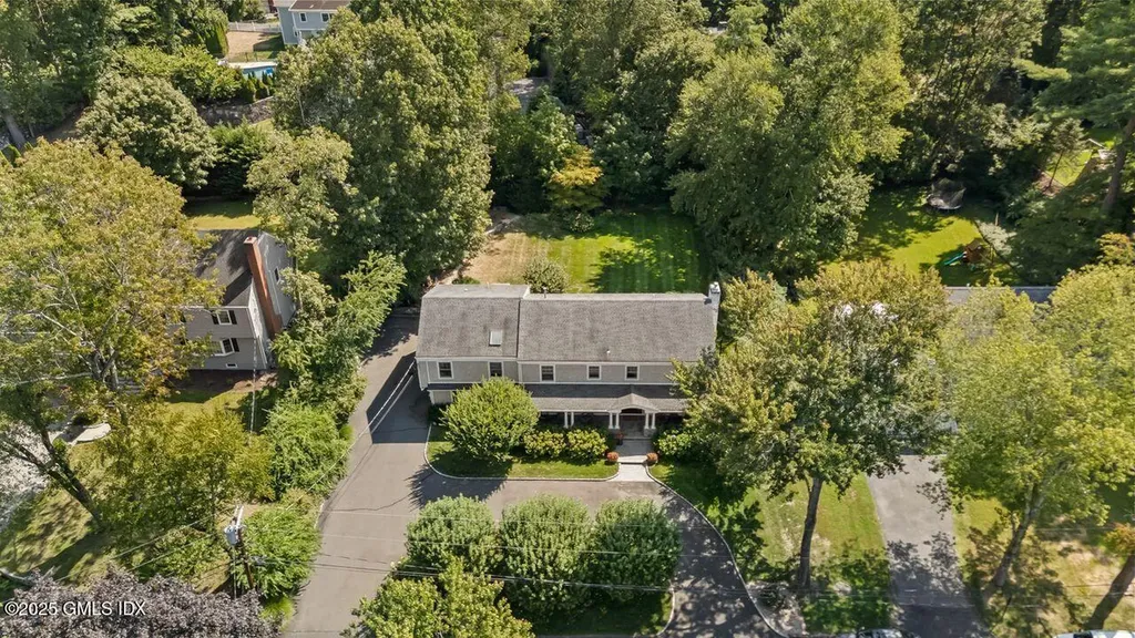 6 Fox Hollow Lane Cos Cob CT 06807