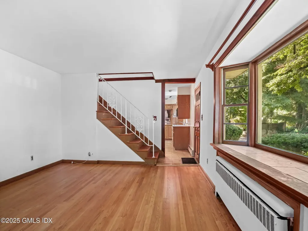 11 Perna Lane Riverside CT 06878