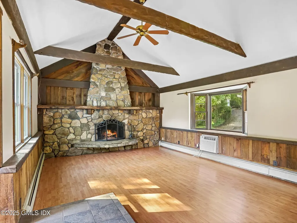 11 Perna Lane Riverside CT 06878