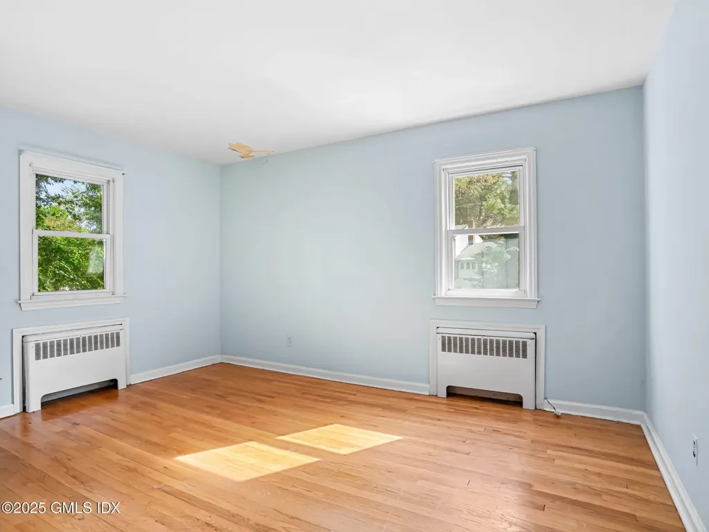 11 Perna Lane Riverside CT 06878