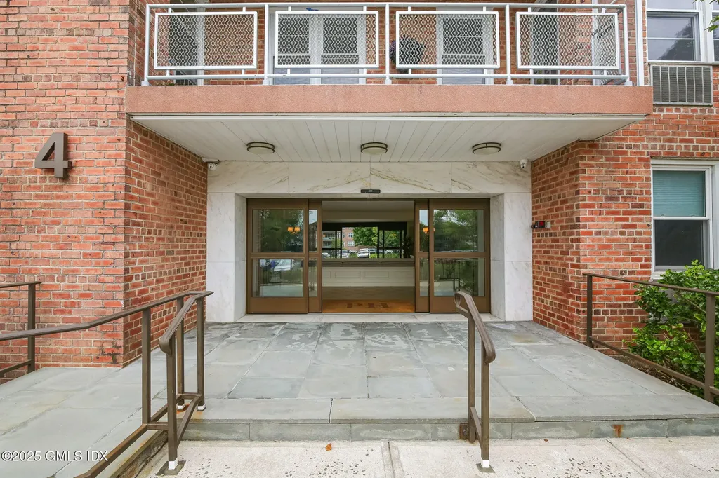 4 Putnam Hill Road Greenwich CT 06830