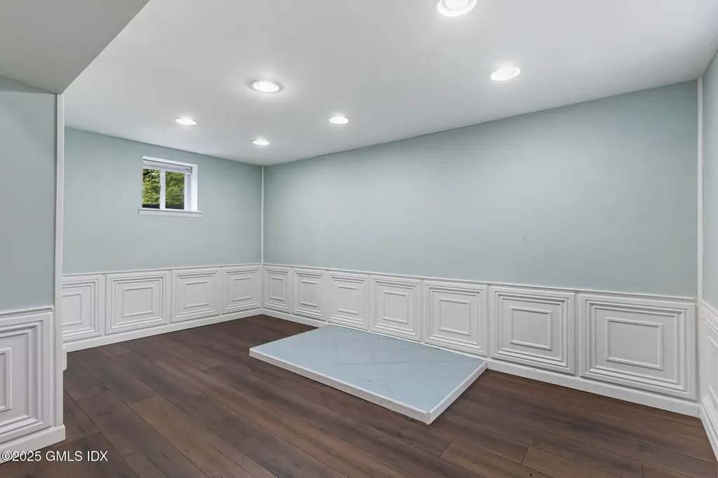 37 Miltiades Avenue Riverside CT 06878