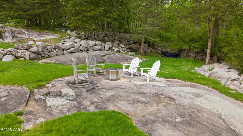 467 Laurel Road New Canaan CT 06840