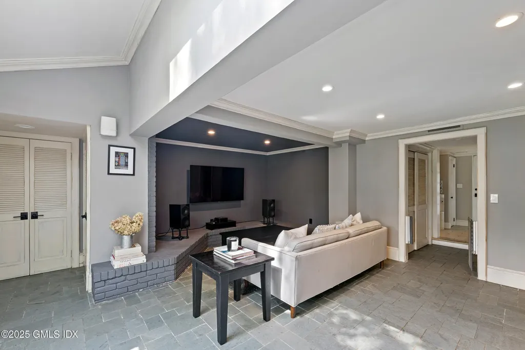 467 Laurel Road New Canaan CT 06840