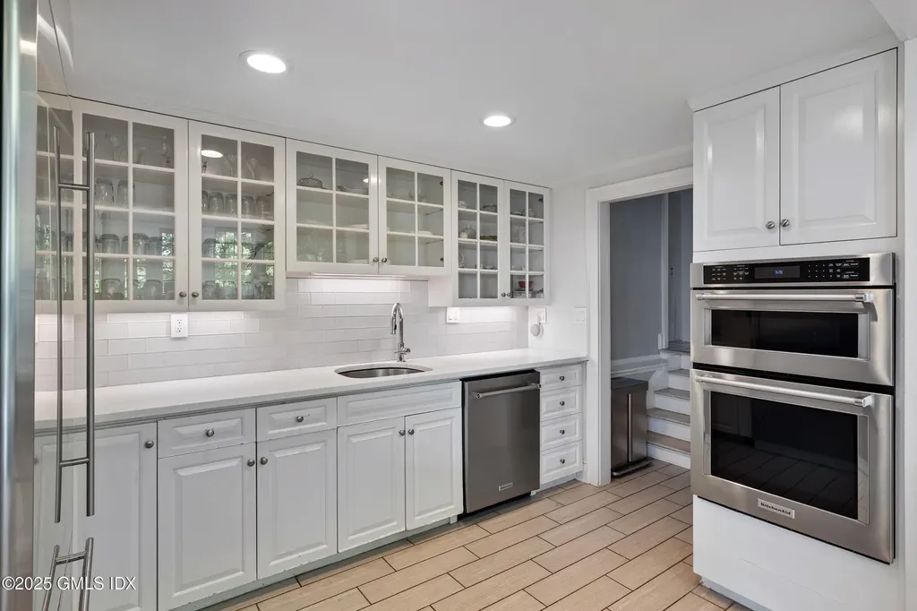 467 Laurel Road New Canaan CT 06840