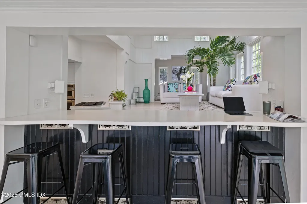 467 Laurel Road New Canaan CT 06840