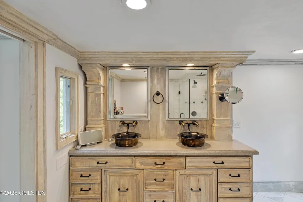 467 Laurel Road New Canaan CT 06840