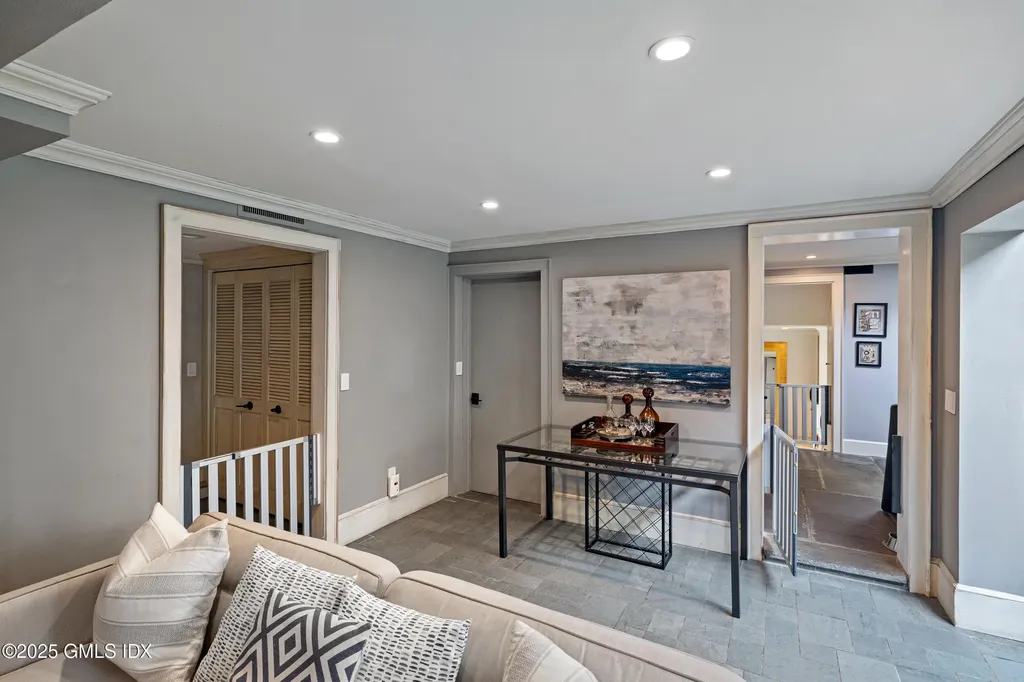 467 Laurel Road New Canaan CT 06840