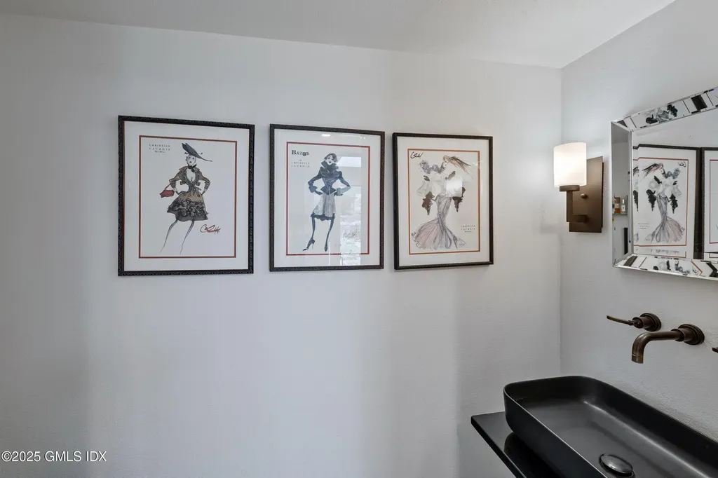 467 Laurel Road New Canaan CT 06840